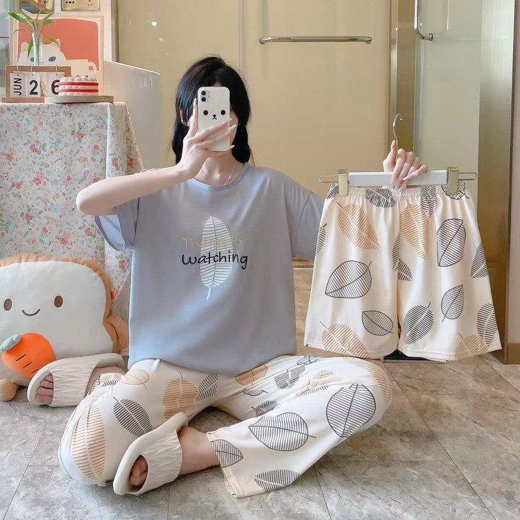 ست سه تیکه طرح برگ تیشرت طوسی شلوار کرم